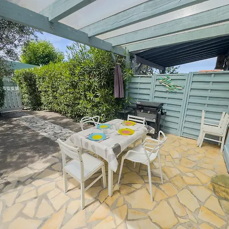 Nyaraló Maisonnette Piscine -