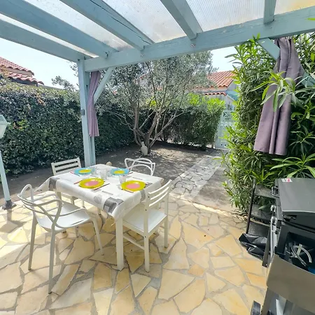 Дом отдыха Maisonnette Piscine - *