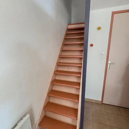 Maisonnette Piscine - *